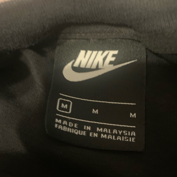 nike swoosh crop t shirt - Picture 3 of 4